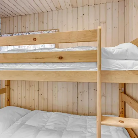 4 Bedroom Lovely In Feriehus Tarm