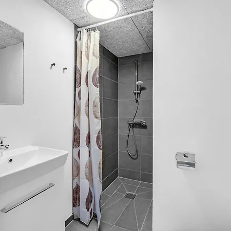 4 Bedroom Lovely In Feriehus