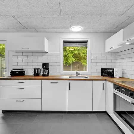 4 Bedroom Lovely In Tarm