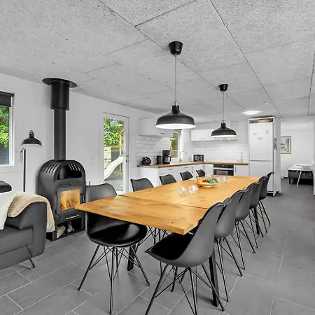 Feriehus 4 Bedroom Lovely In Tarm