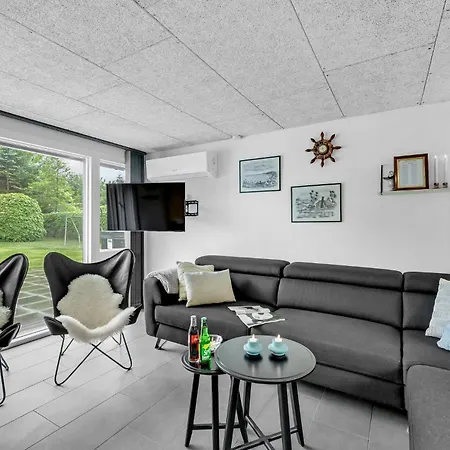 4 Bedroom Lovely In * Tarm