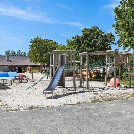 4 Bedroom Lovely In Feriehus