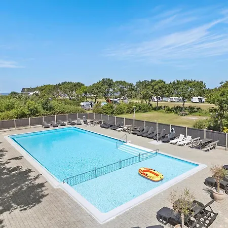 Feriehus 4 Bedroom Lovely In Tarm