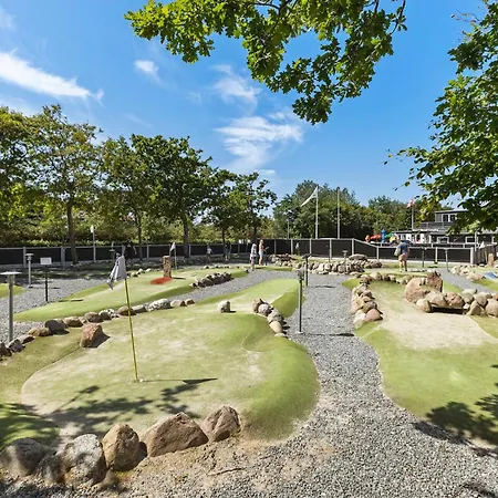 Feriehus 4 Bedroom Lovely In Tarm