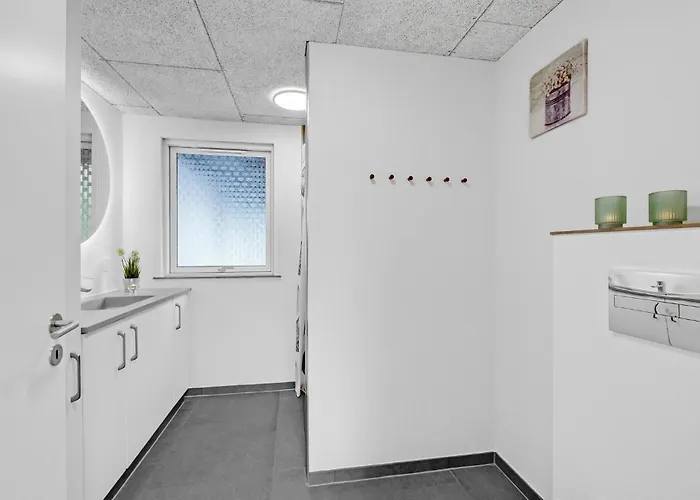 4 Bedroom Lovely In Ferienhaus *