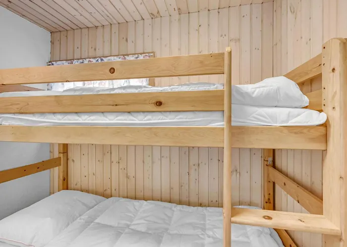4 Bedroom Lovely In Ferienhaus Tarm