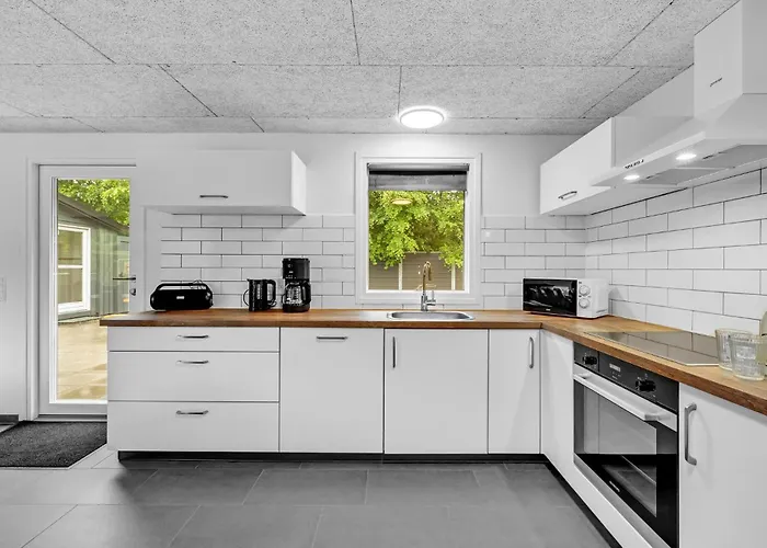 4 Bedroom Lovely In Tarm