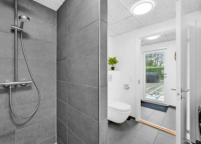 4 Bedroom Lovely In * Tarm