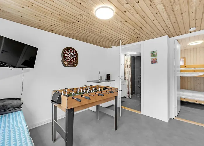 4 Bedroom Lovely In Ferienhaus Tarm