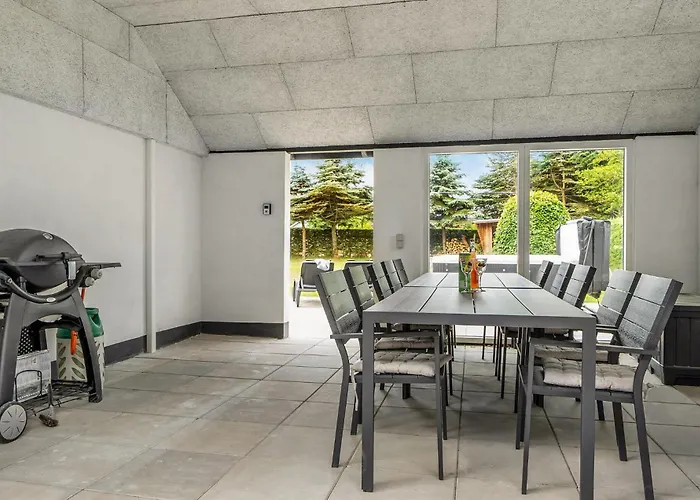 Ferienhaus 4 Bedroom Lovely In