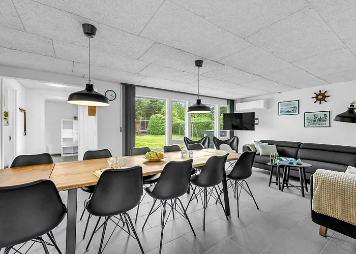 Ferienhaus 4 Bedroom Lovely In Tarm