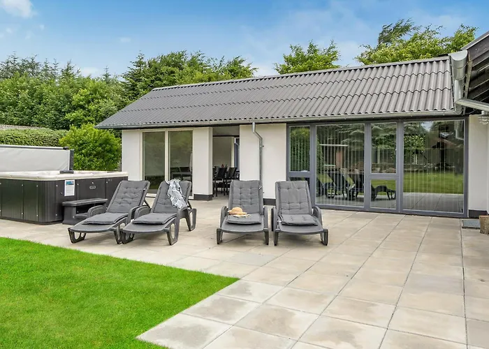 4 Bedroom Lovely In