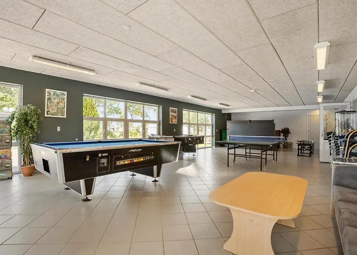 Ferienhaus 4 Bedroom Lovely In